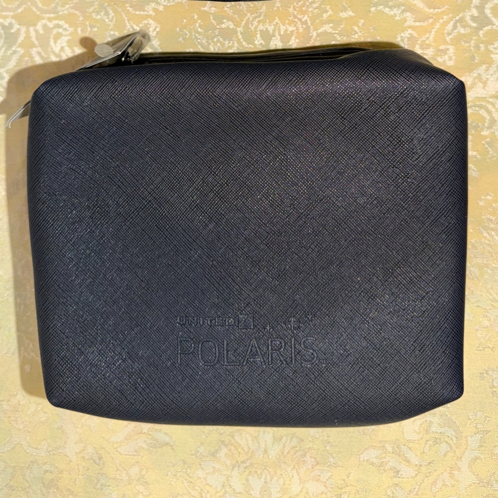 UNITED POLARIS NWT Black Toiletry Bag